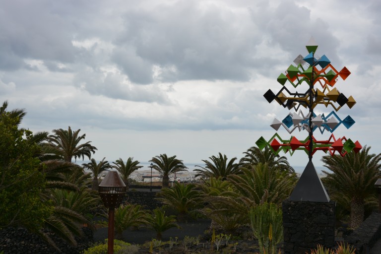 Eines der vielen Windspiele auf der Insel, alle vom Künstler César Manrique