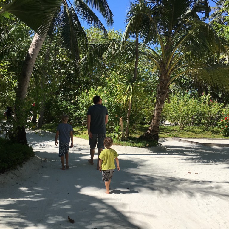 Im Inselinneren der Malediven Insel Anantara Dhigu