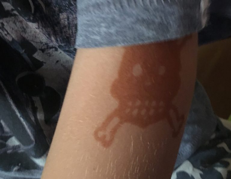 Henna Tattoo Totenkopf