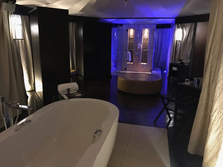 Ritz Carlton Al Wadi Desert Bathroom